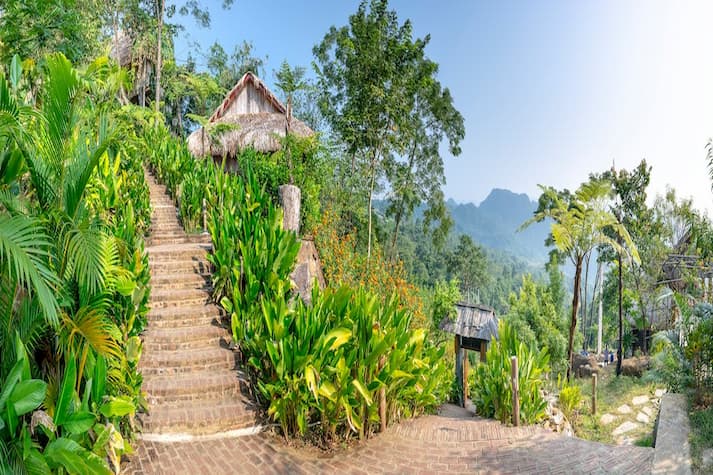  Taman Minimalis di Area Tangga Teras